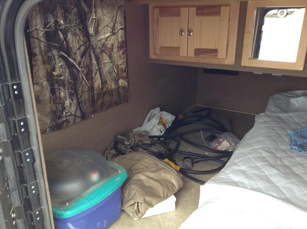 2011 Pleasant Valley Teardrop Camper Length: 8' , Single Axle , 2'' Bumper Pull , Color: White , VIN