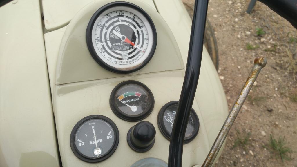 Ford Utility Tractor Engine Type: 4 Cyl , Fuel Type: G , Transmission Type: