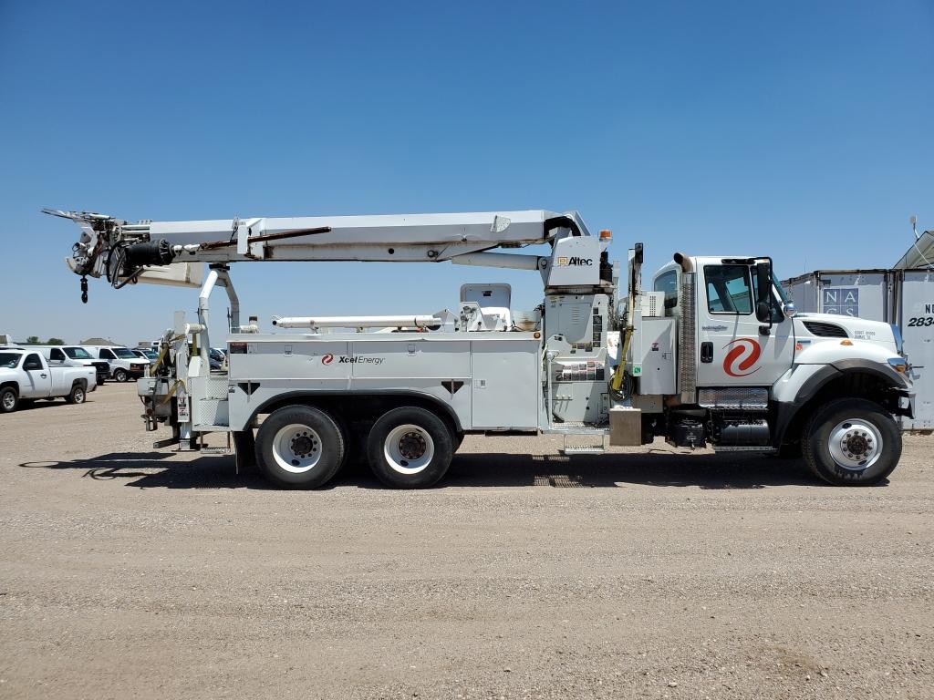 2008 International 7400 SFA Digger Derrick Service 6x6 6 cyl , Fuel Type: D