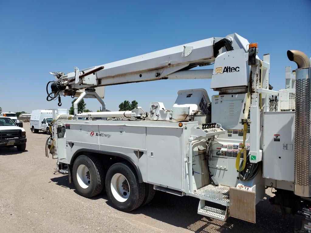 2008 International 7400 SFA Digger Derrick Service 6x6 6 cyl , Fuel Type: D