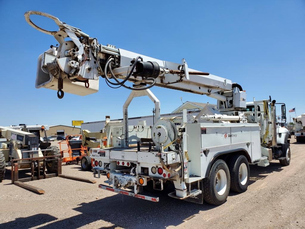 2008 International 7400 SFA Digger Derrick Service 6x6 6 cyl , Fuel Type: D