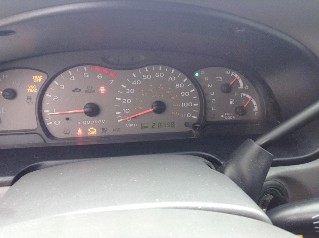 2004 Toyota Sequoia SUV SUV RWD V8, 4.7L , Fuel Type: G , Transmission: A4
