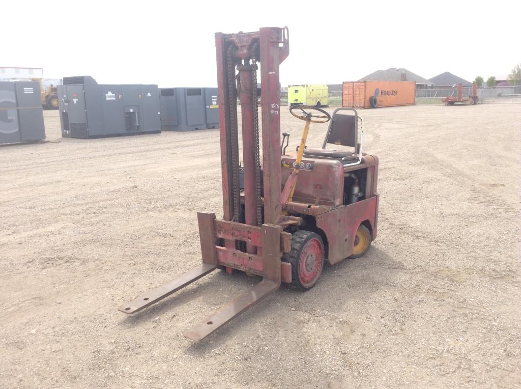 Clark Forklift Engine Type: 4 cyl , Fuel Type: D