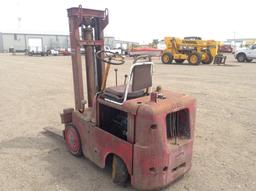 Clark Forklift Engine Type: 4 cyl , Fuel Type: D