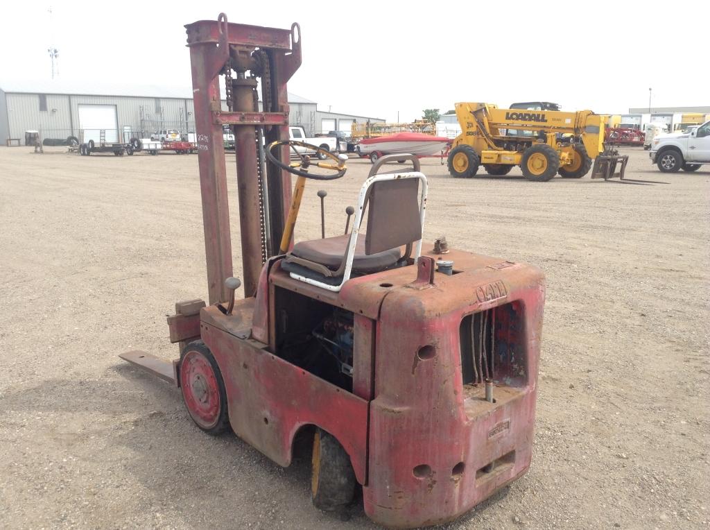 Clark Forklift Engine Type: 4 cyl , Fuel Type: D