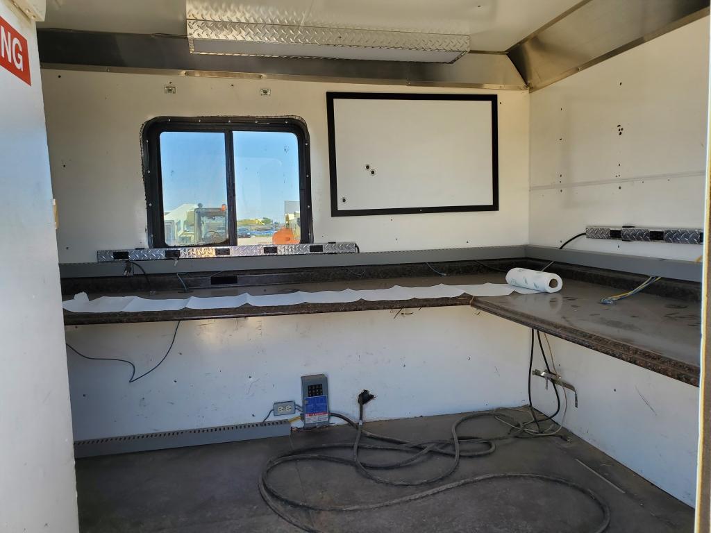 2004 Wells Cargo Mobile Office Trailer , Length: 18' , Tandem , Bumper Hitc