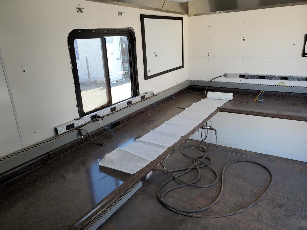 2004 Wells Cargo Mobile Office Trailer , Length: 18' , Tandem , Bumper Hitc