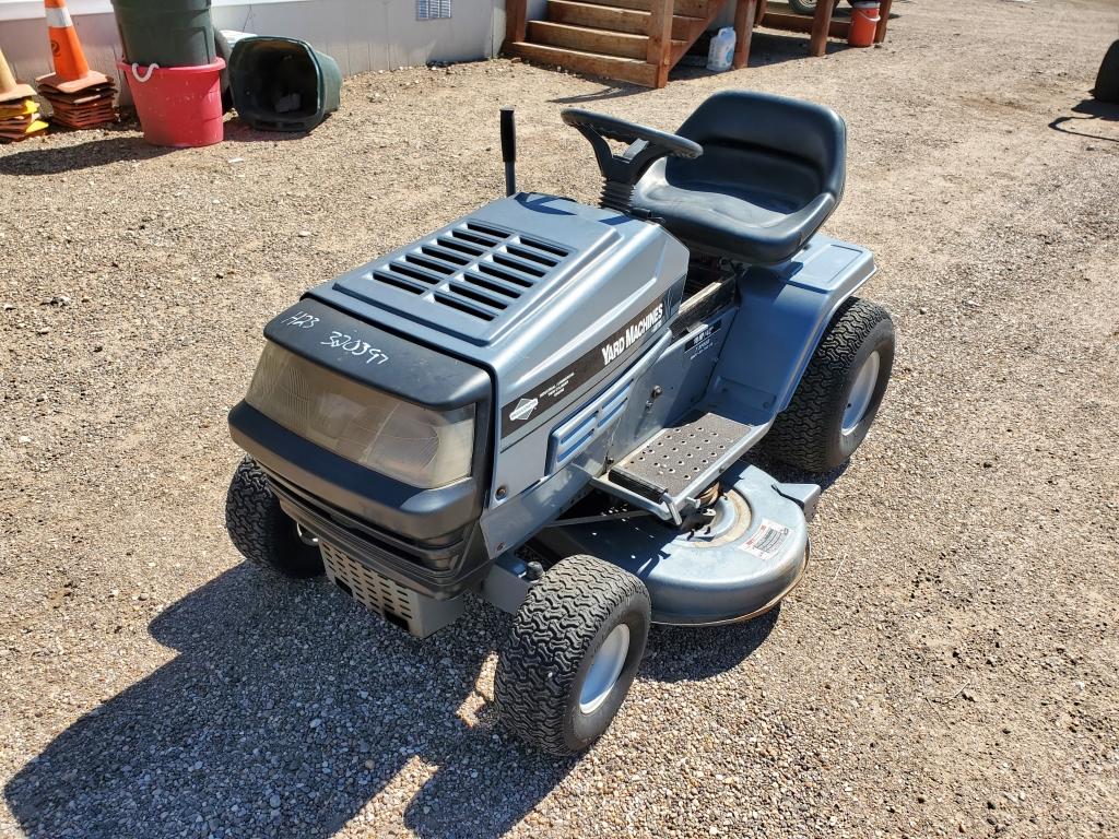 Yard Machines Riding Mower Engine Type: Briggs&Stratton , Fuel Type: G , Tr