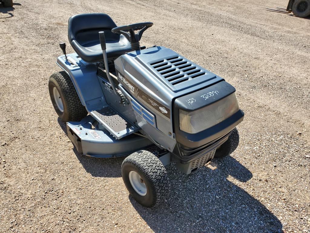 Yard Machines Riding Mower Engine Type: Briggs&Stratton , Fuel Type: G , Tr
