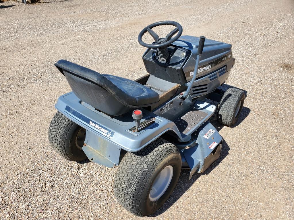 Yard Machines Riding Mower Engine Type: Briggs&Stratton , Fuel Type: G , Tr