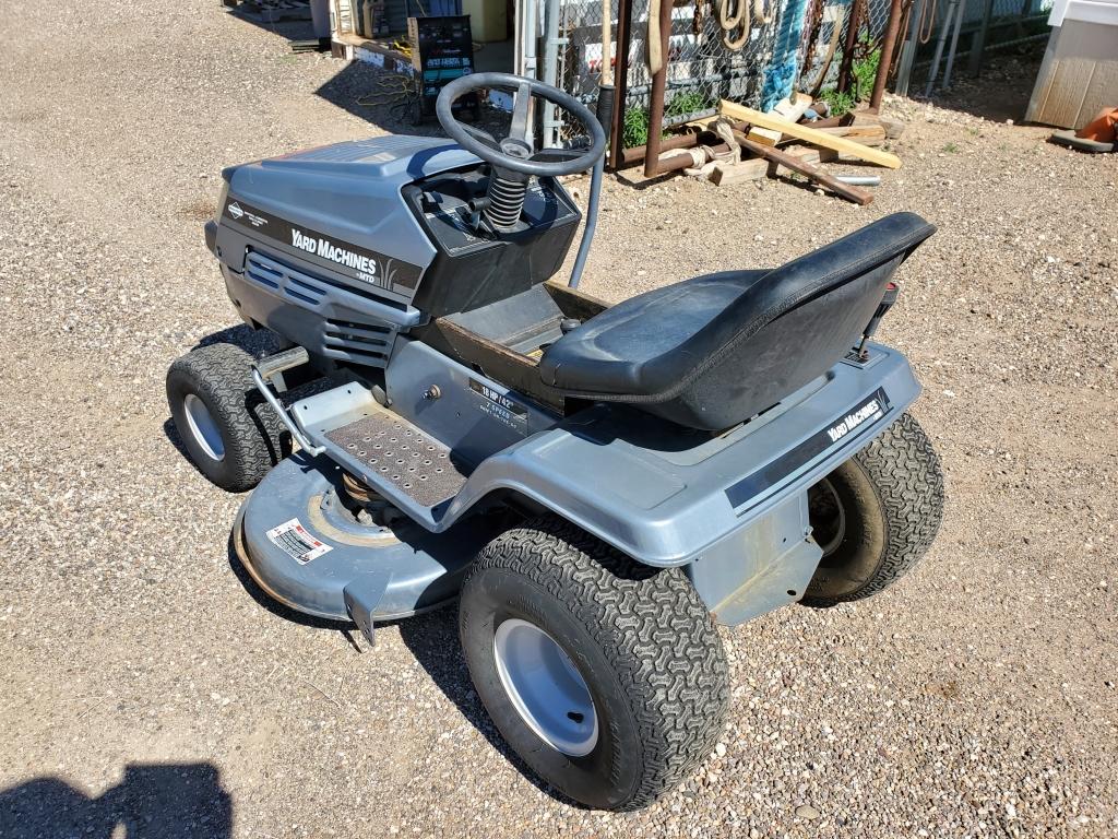 Yard Machines Riding Mower Engine Type: Briggs&Stratton , Fuel Type: G , Tr