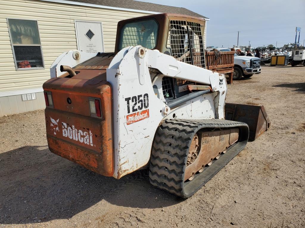 Bobcat T250 Skid Steer On Tracks