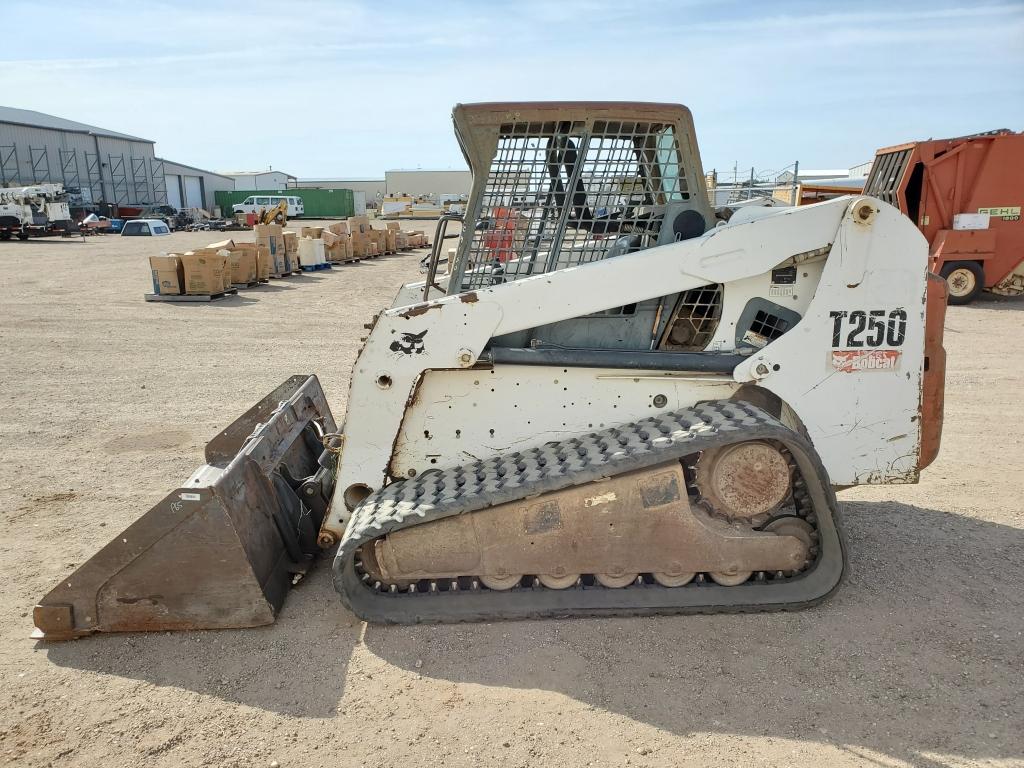 Bobcat T250 Skid Steer On Tracks