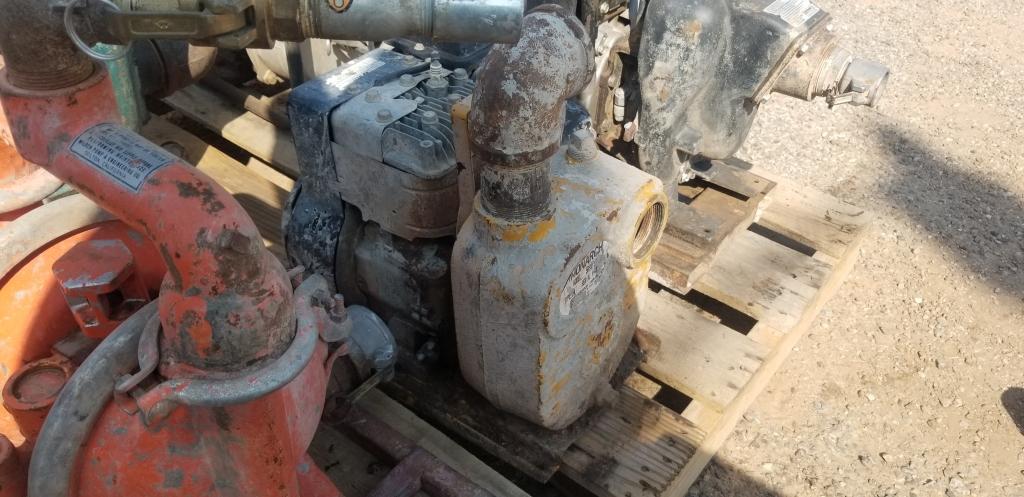 Monarch 2" Pump W/ Briggs & Straton Engine