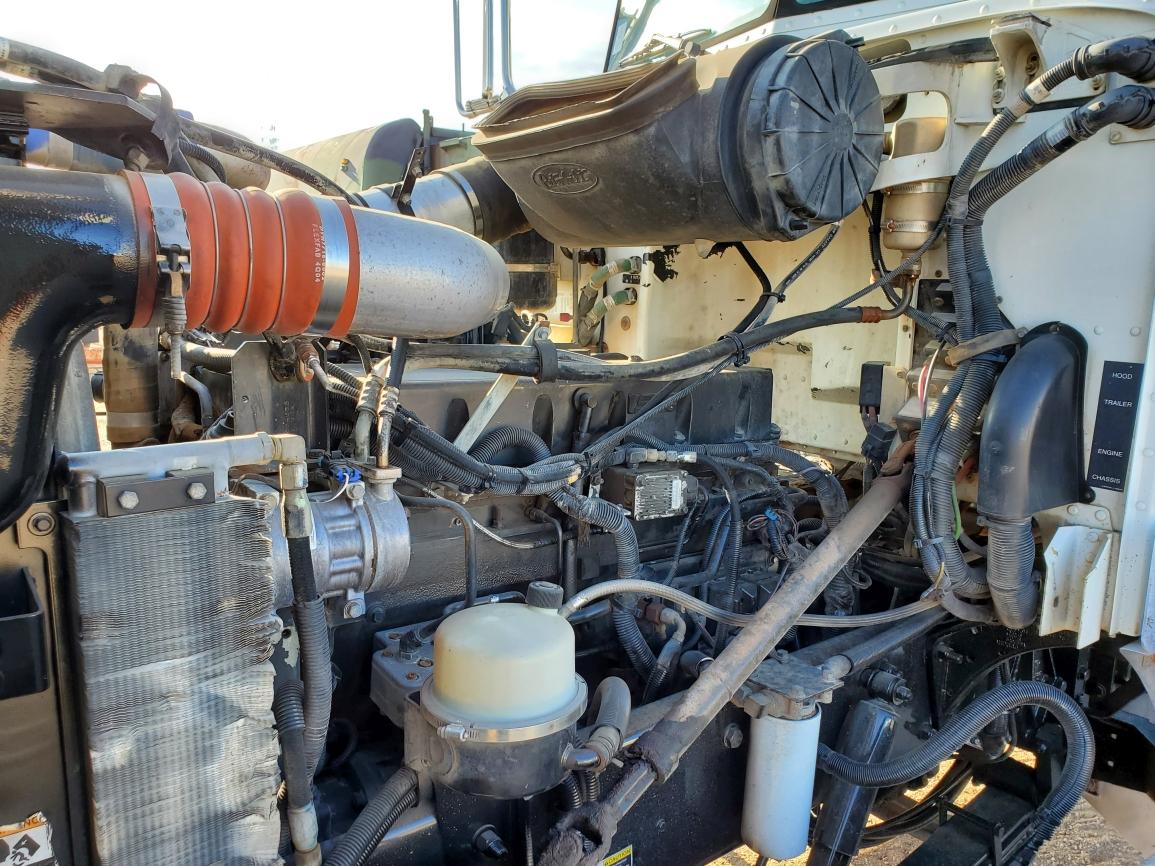 2006 Peterbilt 357 Flatbed Knuckle Boom Truck