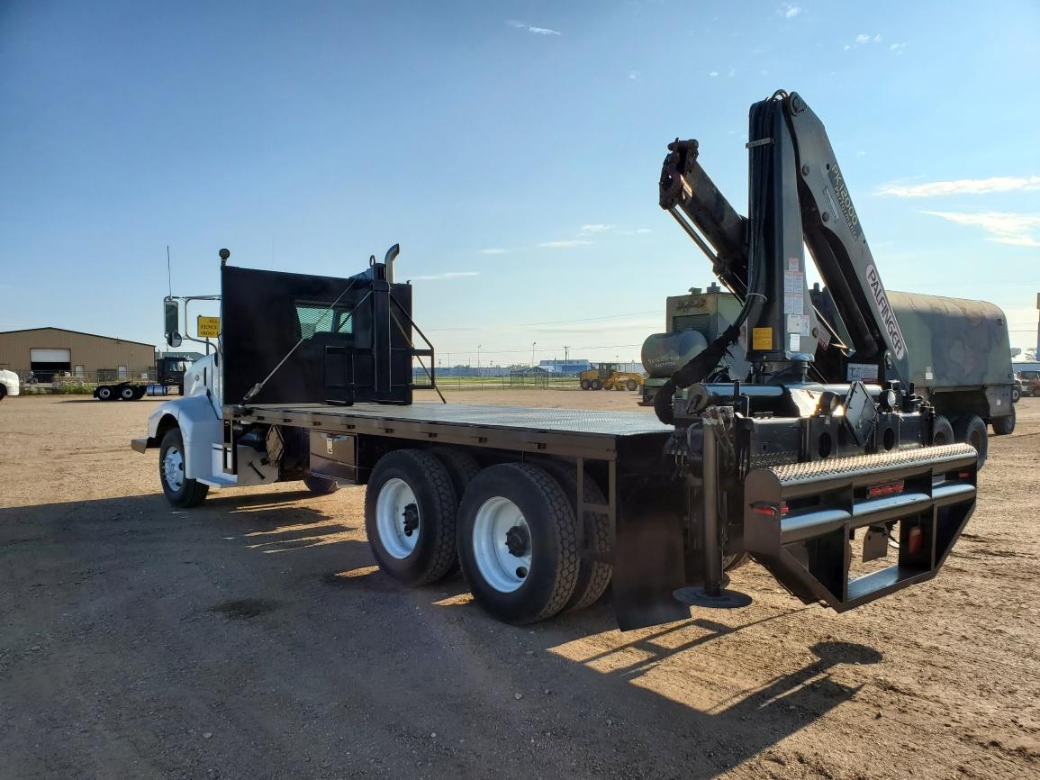 2006 Peterbilt 357 Flatbed Knuckle Boom Truck