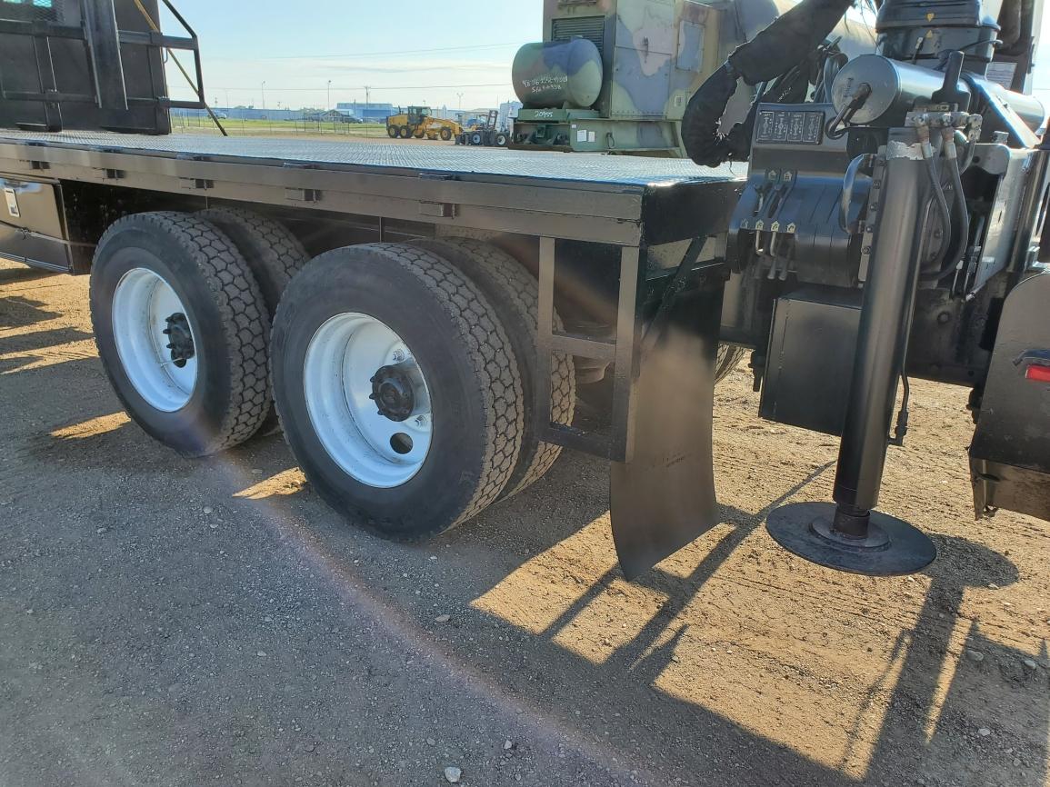 2006 Peterbilt 357 Flatbed Knuckle Boom Truck