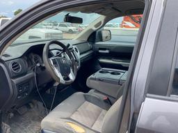 2014 Toyota Tundra SR5 Crew Max 4D SR5 FFV