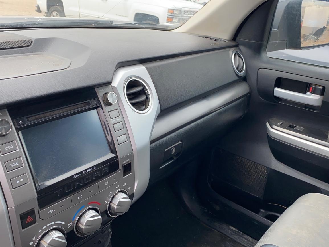 2014 Toyota Tundra SR5 Crew Max 4D SR5 FFV