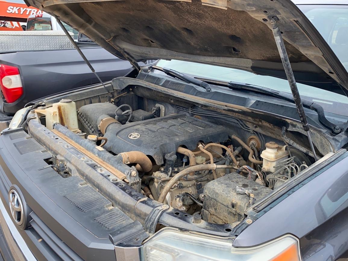 2014 Toyota Tundra SR5 Crew Max 4D SR5 FFV