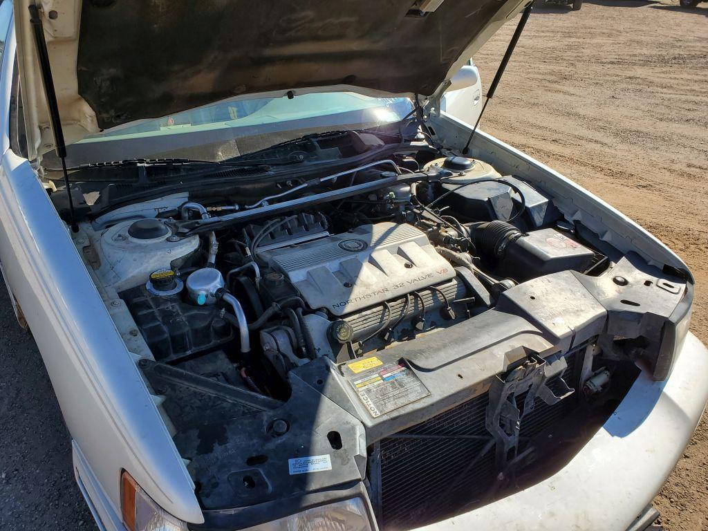 1999 Cadillac DeVille DElegance Sedan 4D