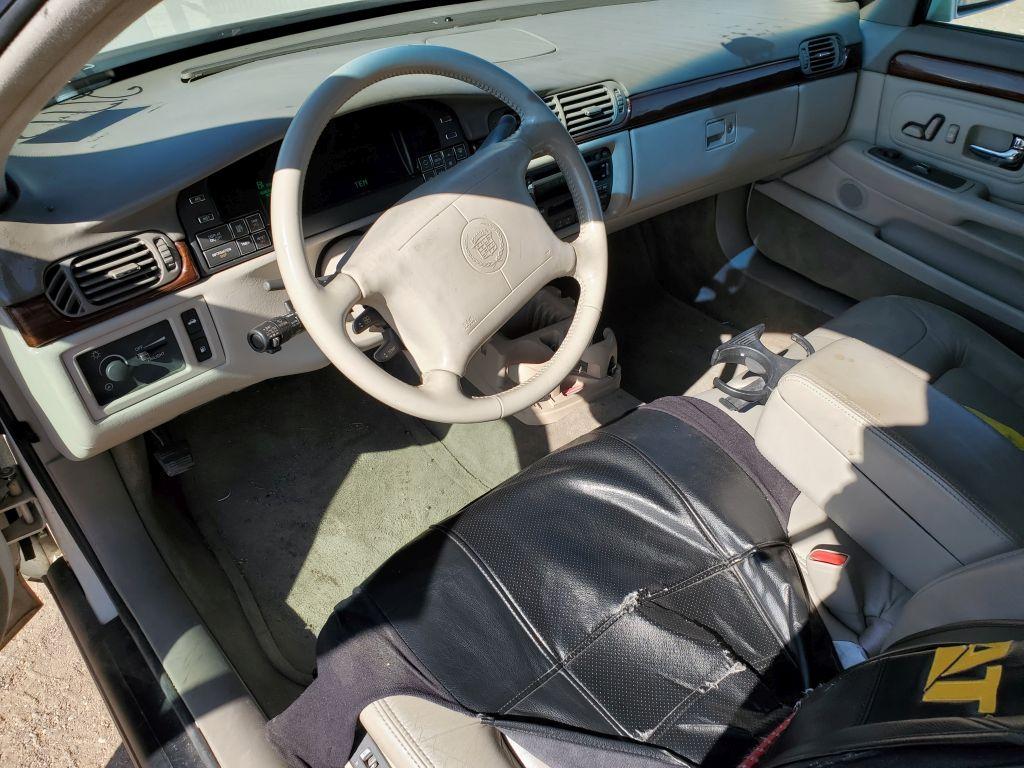 1999 Cadillac DeVille DElegance Sedan 4D