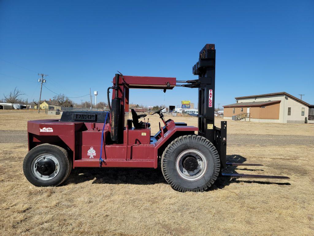 Taylor Big Red  Y-18-BWO Forklift