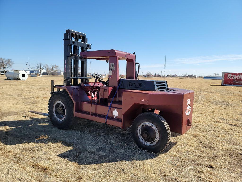 Taylor Big Red  Y-18-BWO Forklift