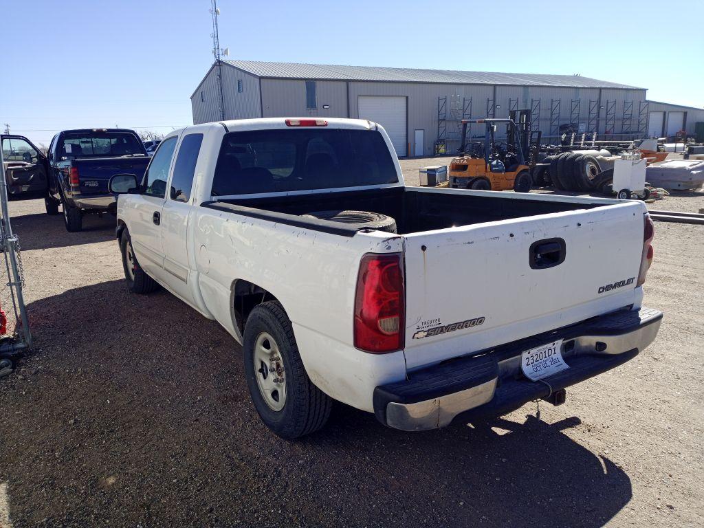 2003 Chevrolet Silverado 1500 Base / LS Extended Cab 4D