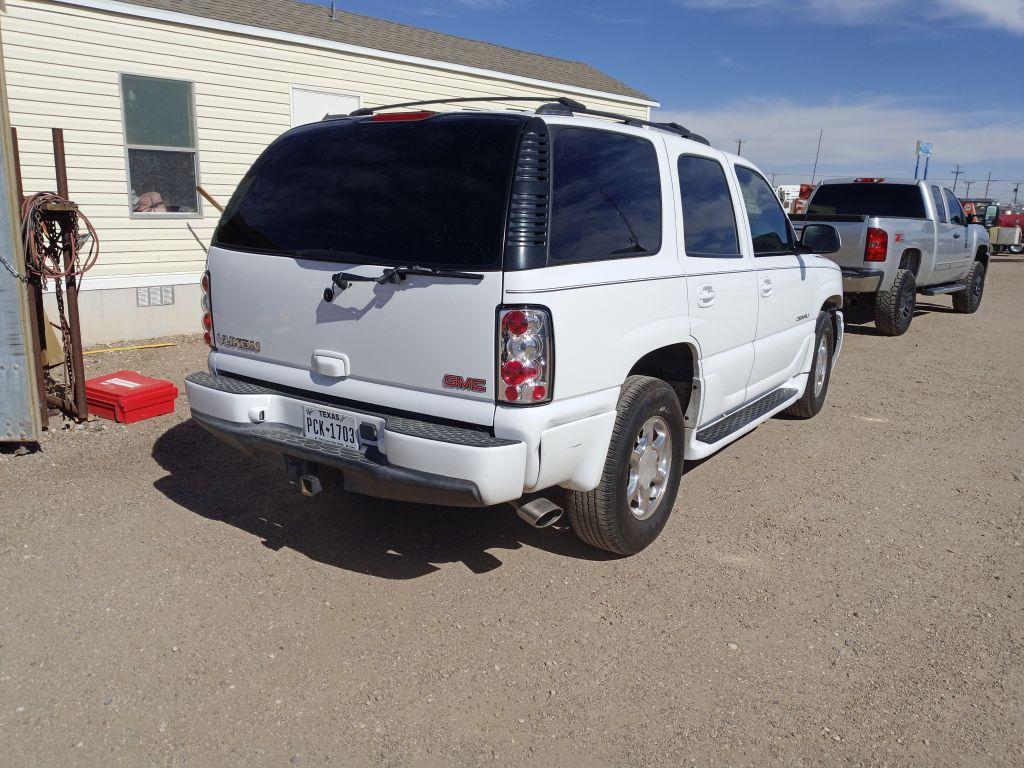 2002 GMC Yukon Denali SUV 4D