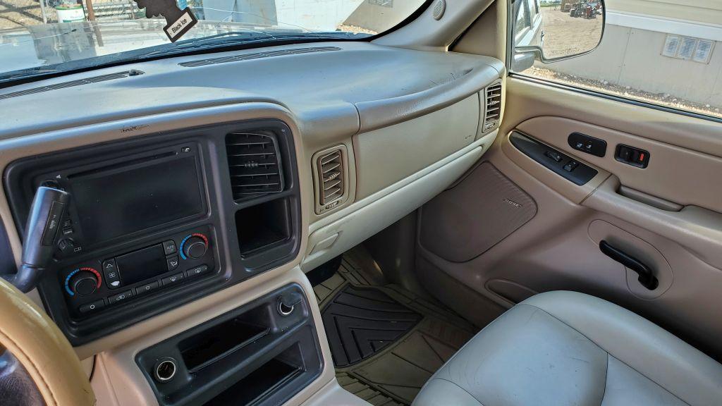 2005 Chevrolet Tahoe LS SUV 4D