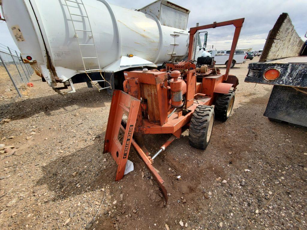 Ditch Witch V30 10-41 Trencher