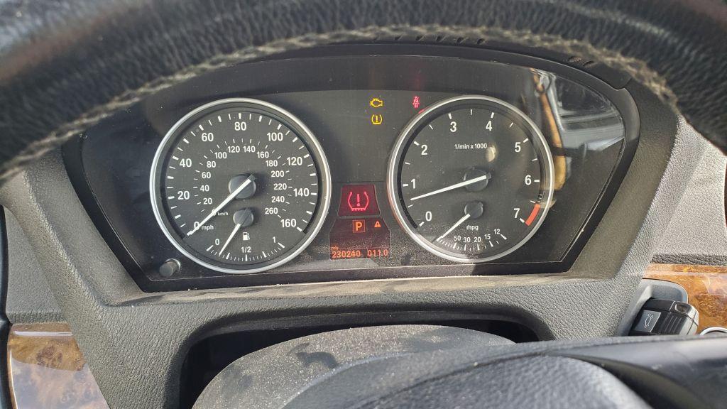 2008 BMW X5  SAV 4D
