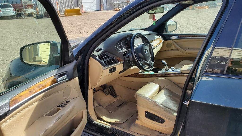 2008 BMW X5  SAV 4D