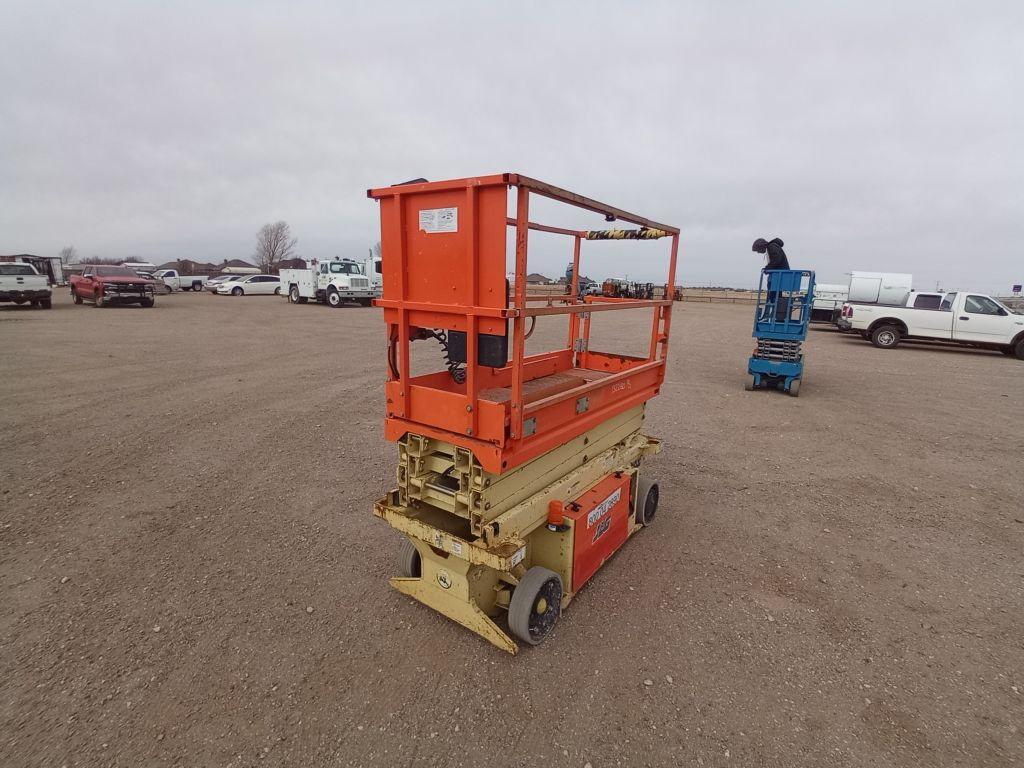 2015 JLG Scissor Lift