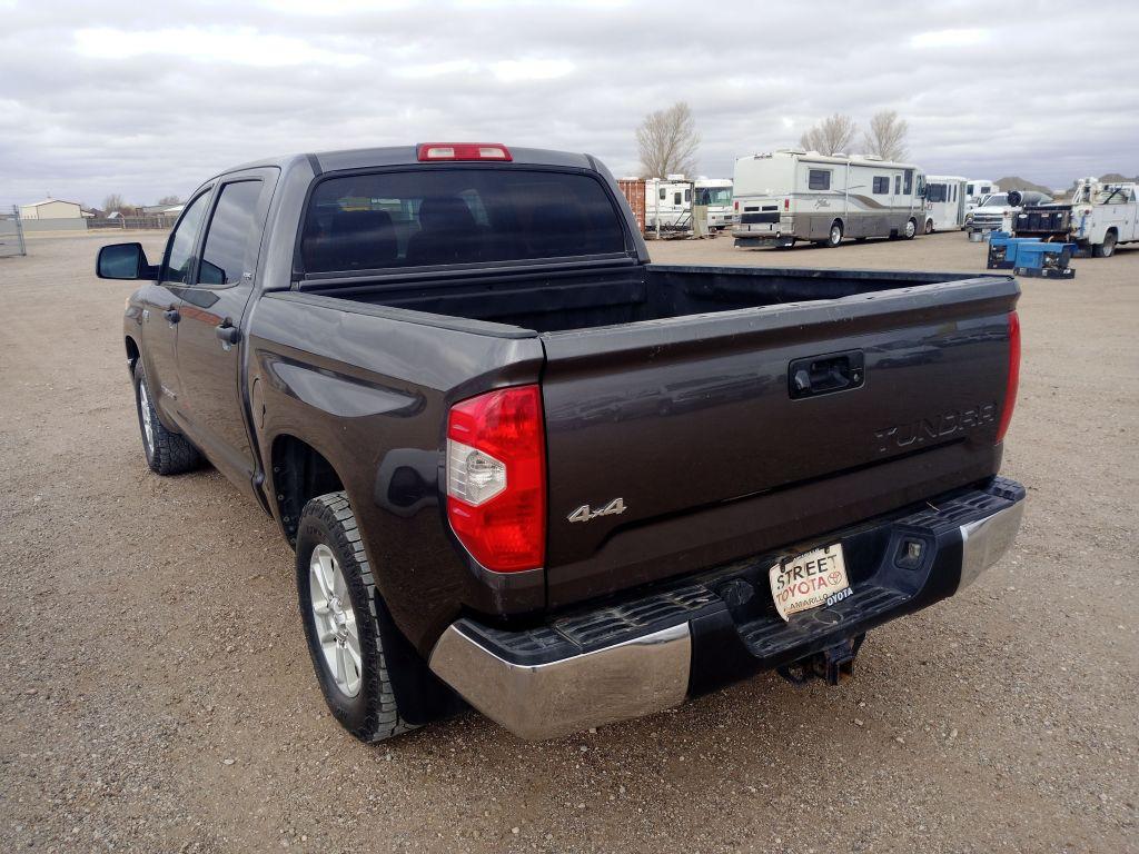 2014 Toyota Tundra SR5 Crew Cab / Crew Max 4D SR5 FFV