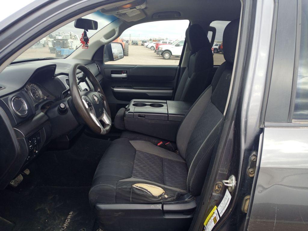 2014 Toyota Tundra SR5 Crew Cab / Crew Max 4D SR5 FFV