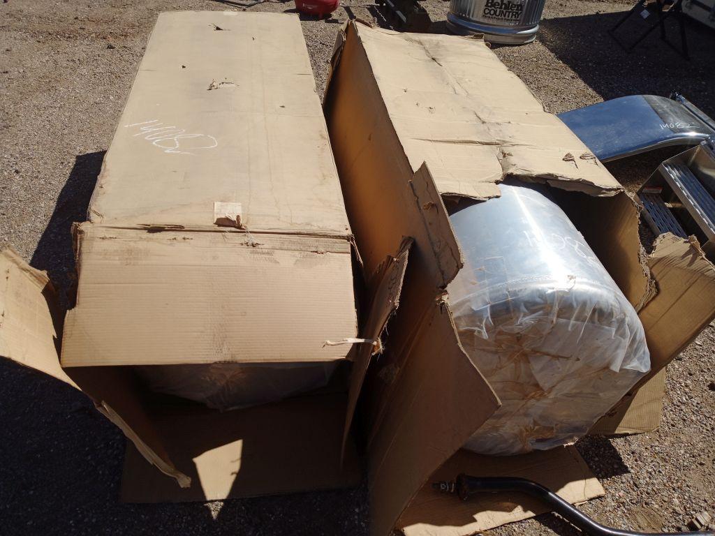 Driver and Passenger Peterbilt 389 Fuel Tanks (NEW)