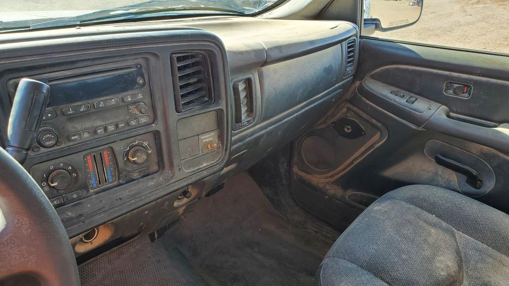 2004 Chevrolet Silverado 2500 W/T Regular Cab 2D Work Truck