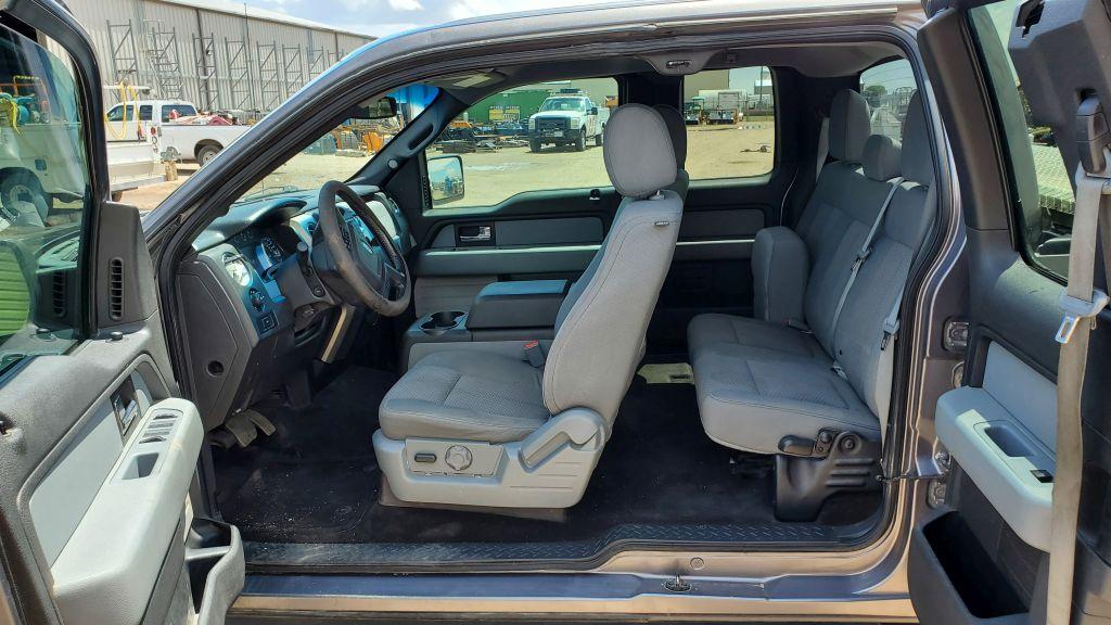 2014 Ford F150  Supercab 4D XLT