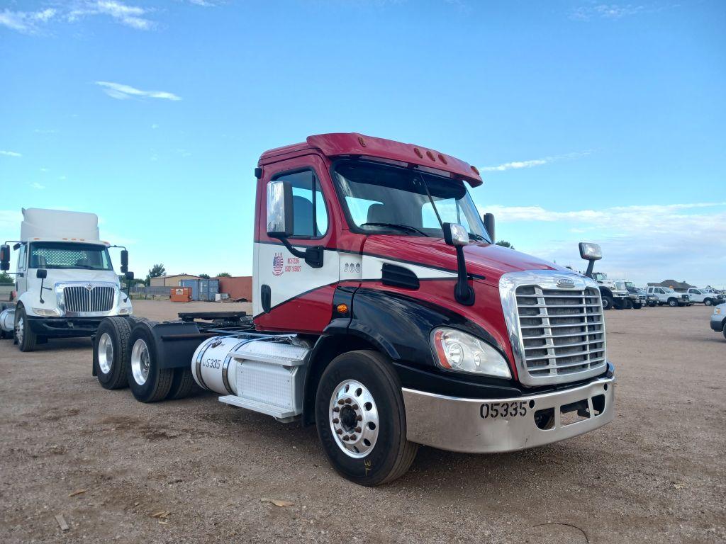 2016 Freightliner Cascadia 113 DAY Cab
