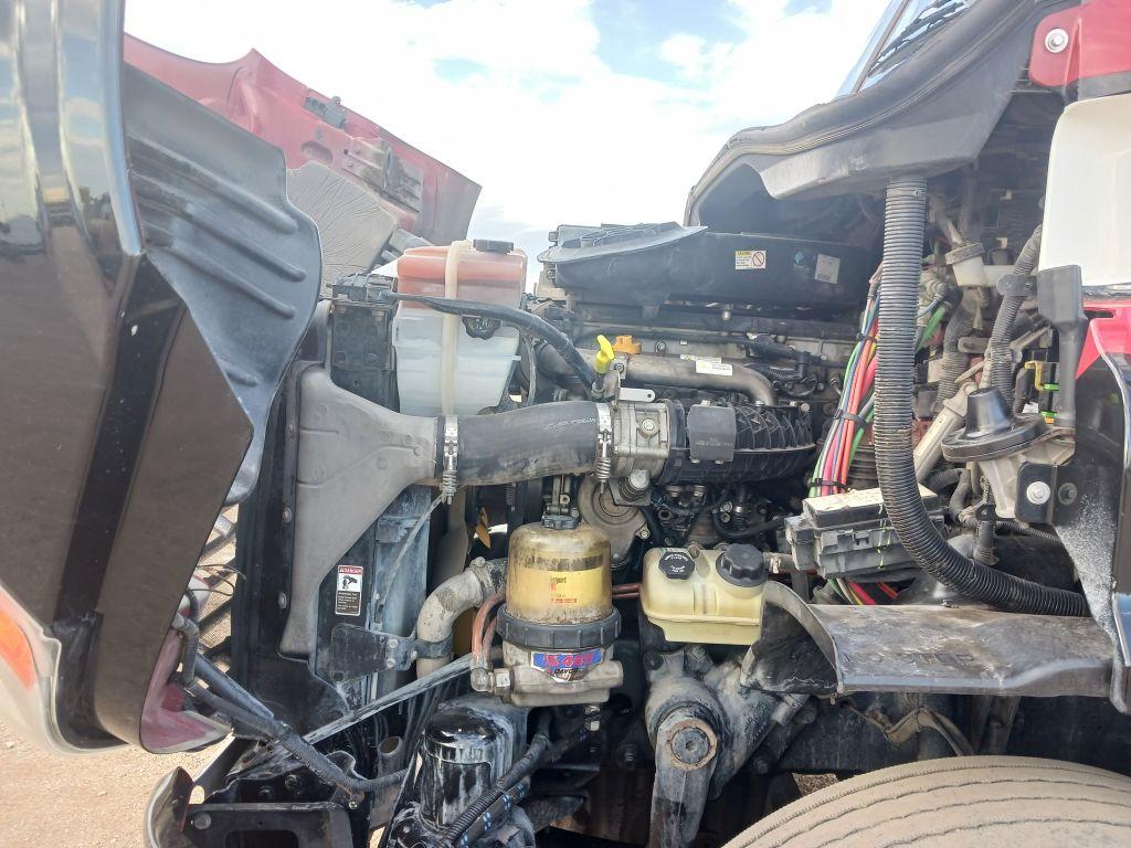 2016 Freightliner Cascadia 113 DAY Cab