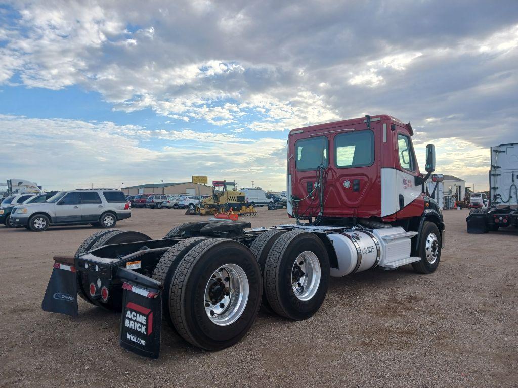 2016 Freightliner Cascadia 113 DAY Cab