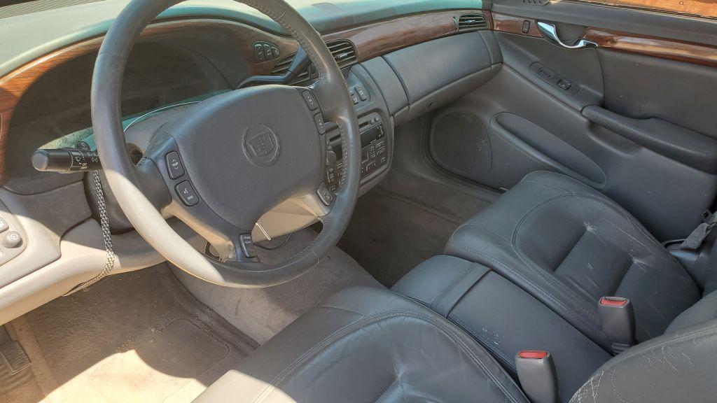 2002 Cadillac DeVille  Sedan 4D
