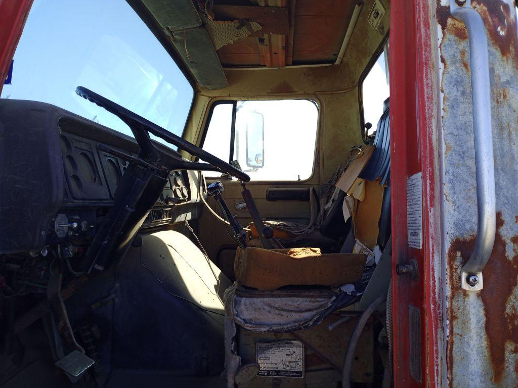 1978 International  Tandem Axle Dual Pole