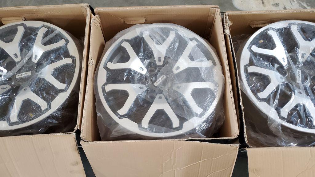 Set of (4 ) Factory Ford Take-Off Wheels (17x9.0) off 2022 Raptor