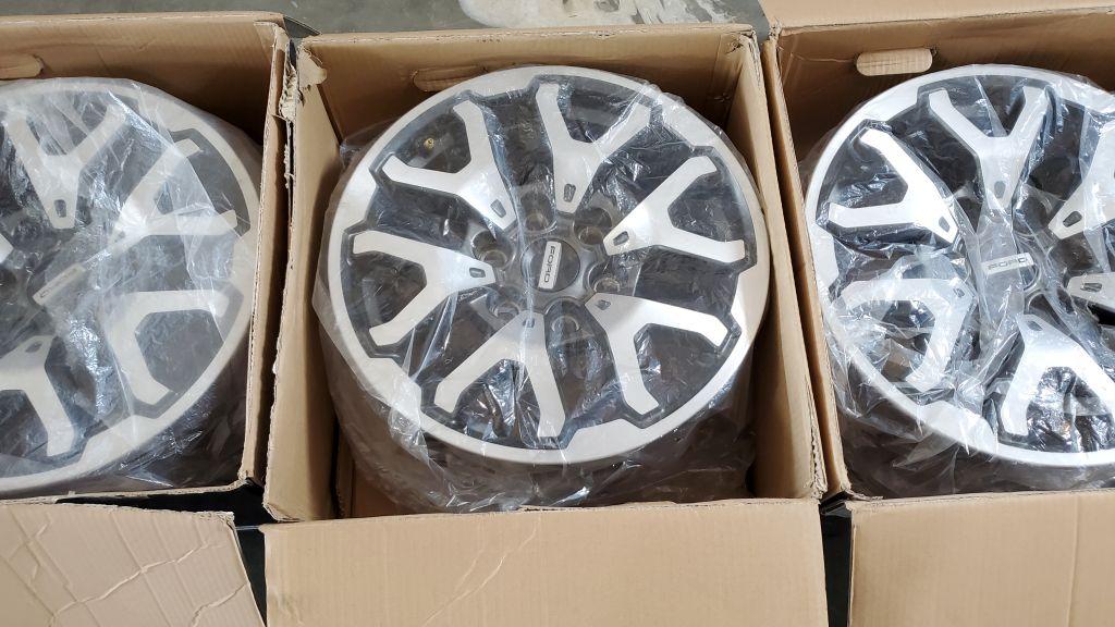 Set of (4 ) Factory Ford Take-Off Wheels (17x9.0) off 2022 Raptor