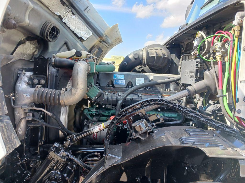 2014 Volvo VNL  Conventional-New Generation