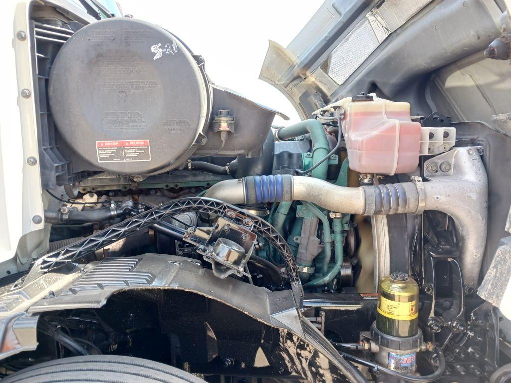 2014 Volvo VNL  Conventional-New Generation