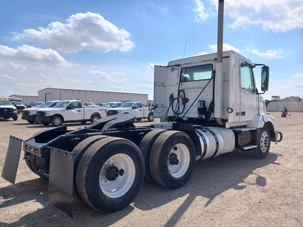 2014 Volvo VNL  Conventional-New Generation
